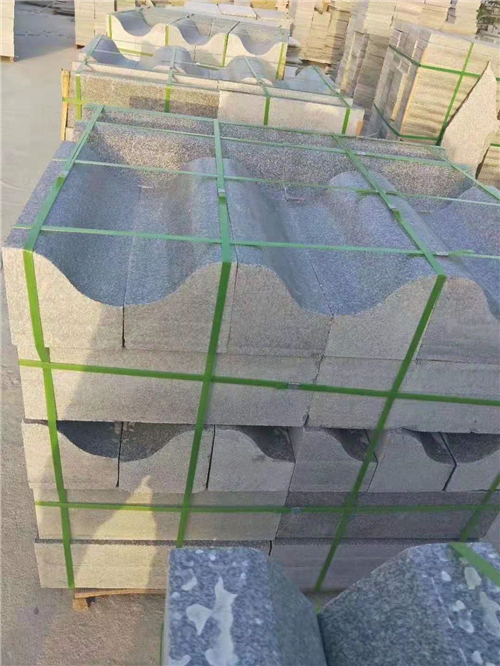 魯灰異性路沿石